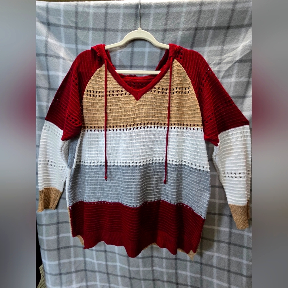 EUC VESTIDOS HOODED SWEATER SIZE XL